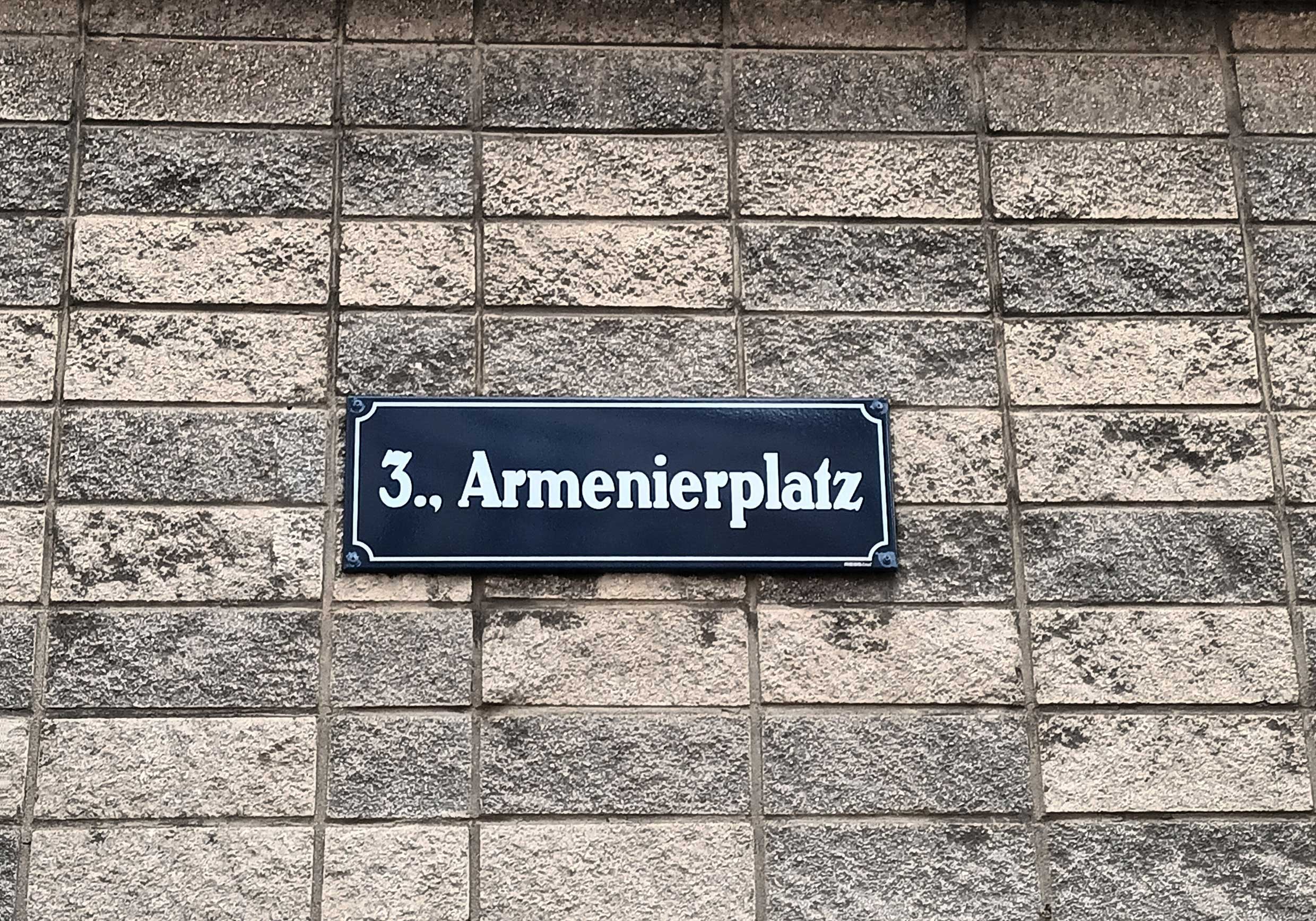 Ein Straßenschild mit der Aufschrift 